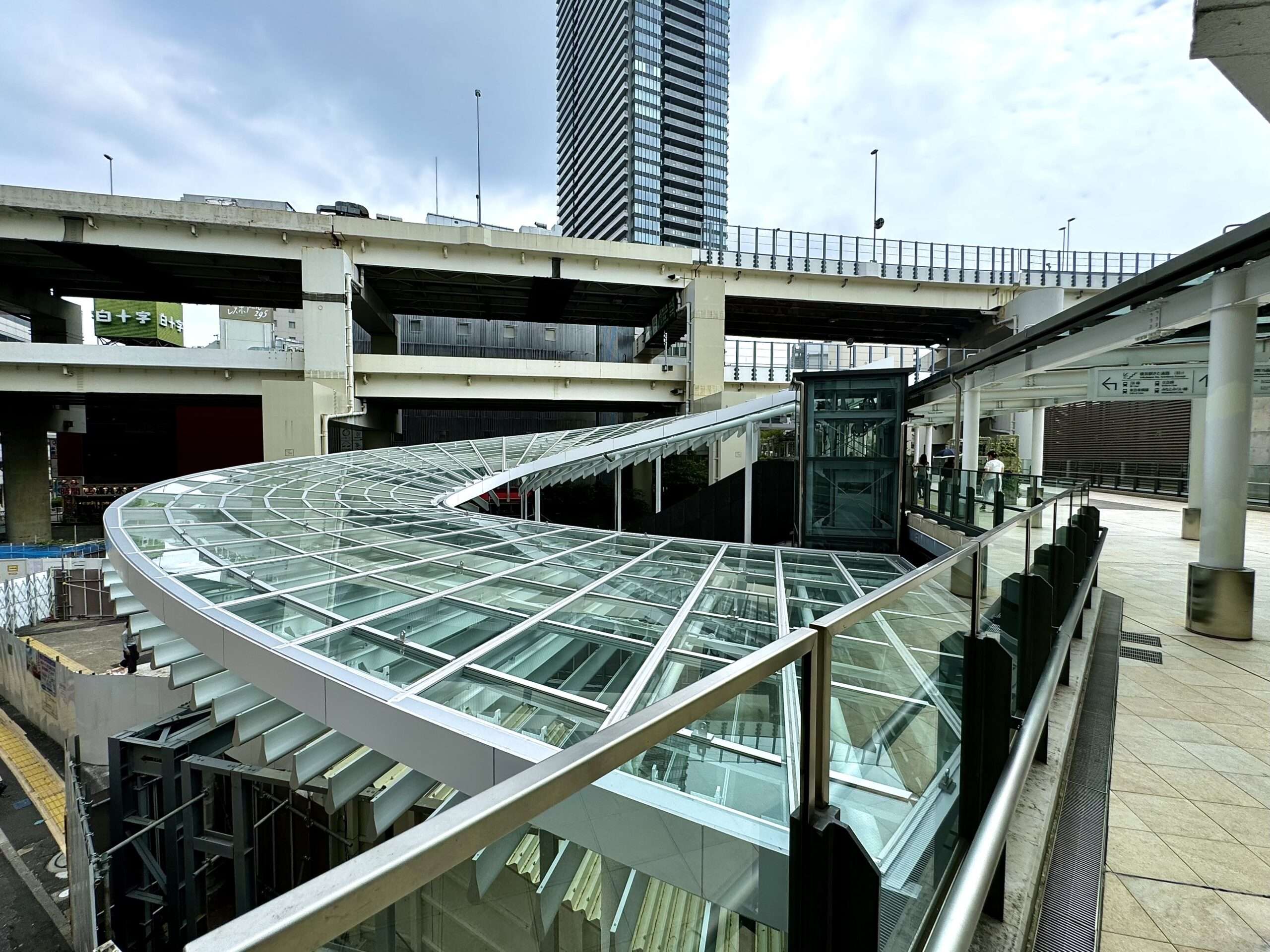 横浜駅きた西口駅前広場